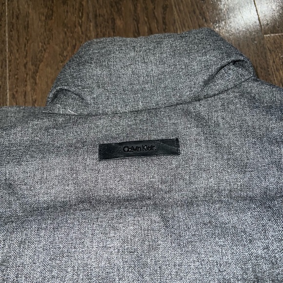 Calvin Klein grey men’s puffer jacket - Picture 3 of 3